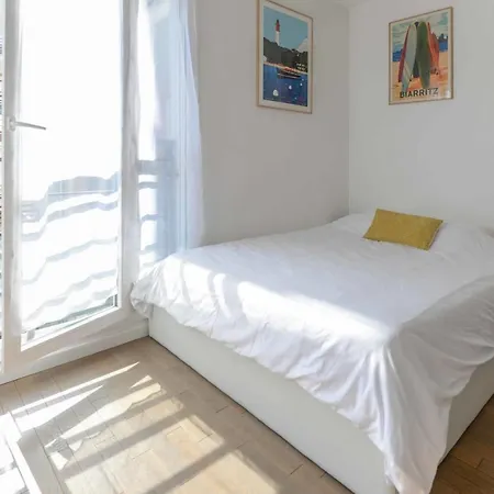 דירה Bright Flat Near La Defense *