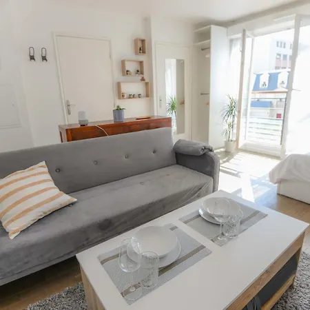 דירה Bright Flat Near La Defense
